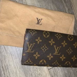 LOUIS VUITTON women’s wallet